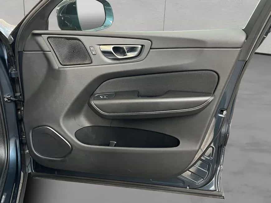 Volvo XC60 B4 AWD Momentum-Pro Aut BLIS 19'' Kamera Vo 12/2020-photo-18