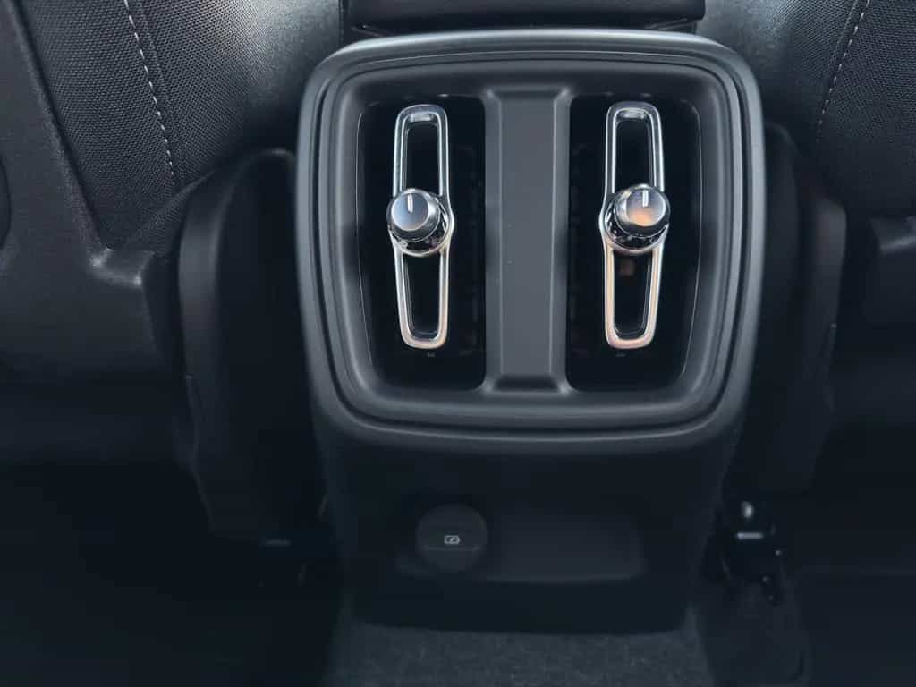 Volvo XC40 B3 Plus Dark/Navi/LED/360Kamera/BLIS/19Zoll 04/2025-photo-18