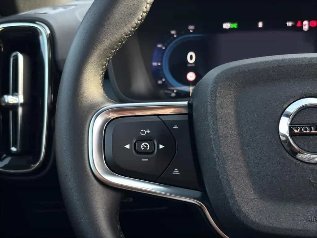 Volvo XC40 B3 Plus Dark/Navi/LED/360Kamera/BLIS/19Zoll 04/2025-photo-19