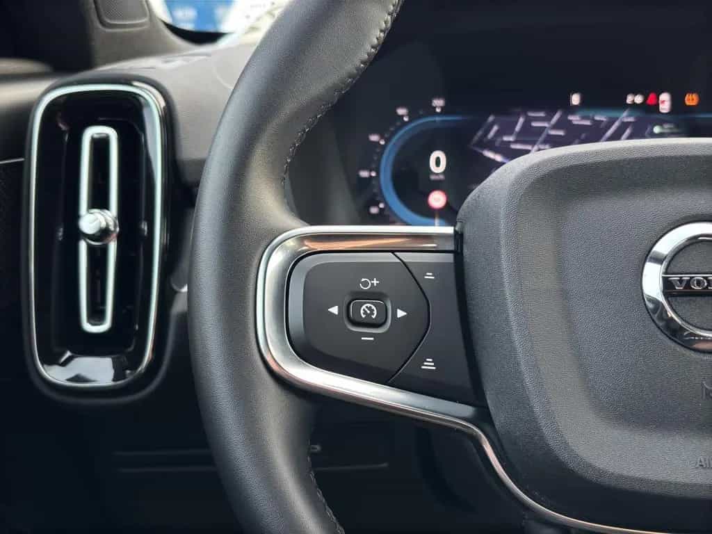 Volvo XC40 B3 Plus Black Edition/Navi/LED/360K/20Zoll 04/2025-photo-16