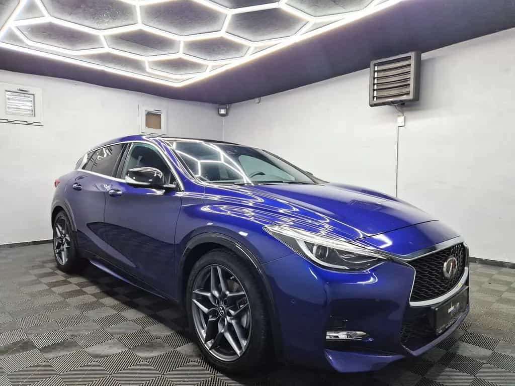 Infiniti Q30 S 2.0 Turbo Sport Tech 4WD|AUTOM|LEDER|PANO 12/2019-photo-1