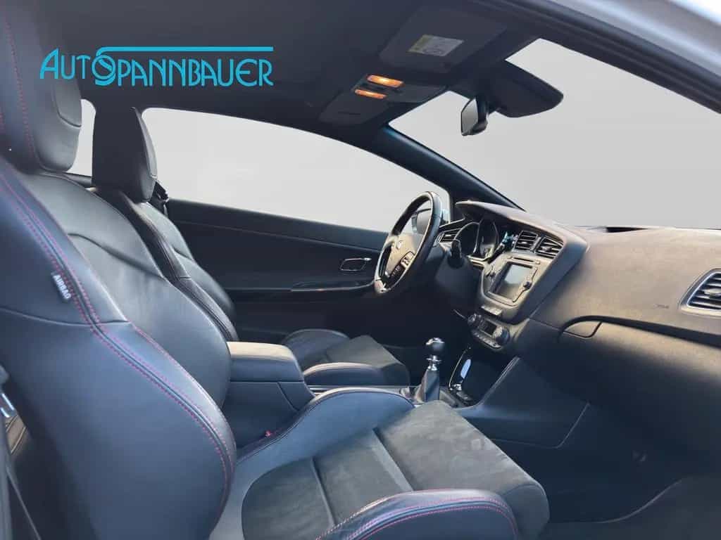 Kia Ceed GT-Track 04/2015-photo-17