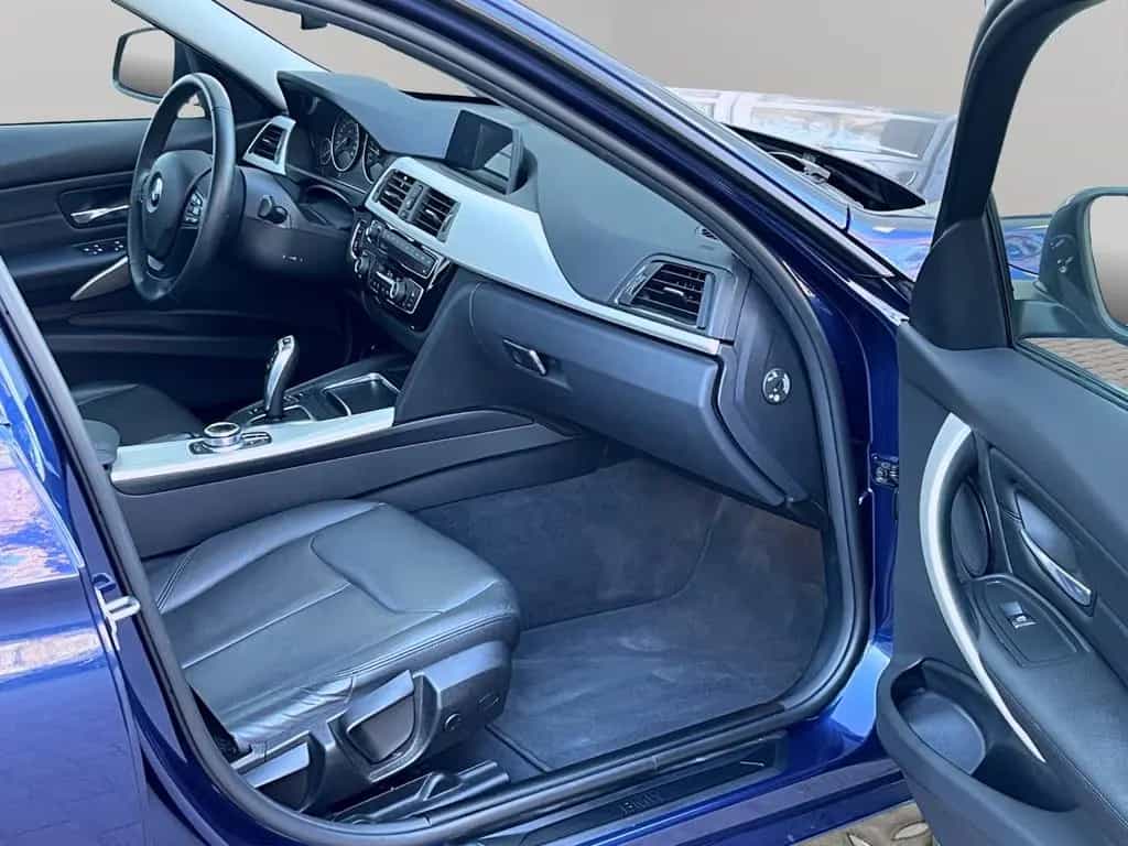 BMW 3 Series 330i 2,0 AUTOMATIK LEDER LED SCHECKHEFT GARANTIE 09/2018-photo-18