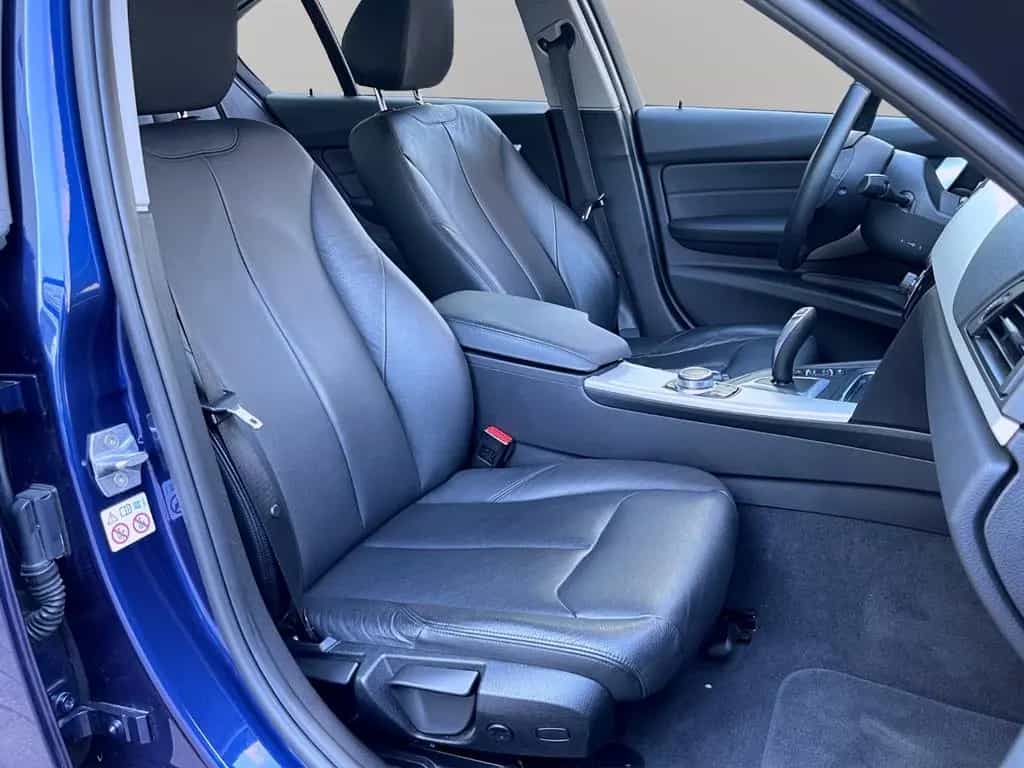 BMW 3 Series 330i 2,0 AUTOMATIK LEDER LED SCHECKHEFT GARANTIE 09/2018-photo-20
