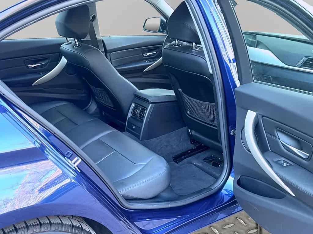 BMW 3 Series 330i 2,0 AUTOMATIK LEDER LED SCHECKHEFT GARANTIE 09/2018-photo-22