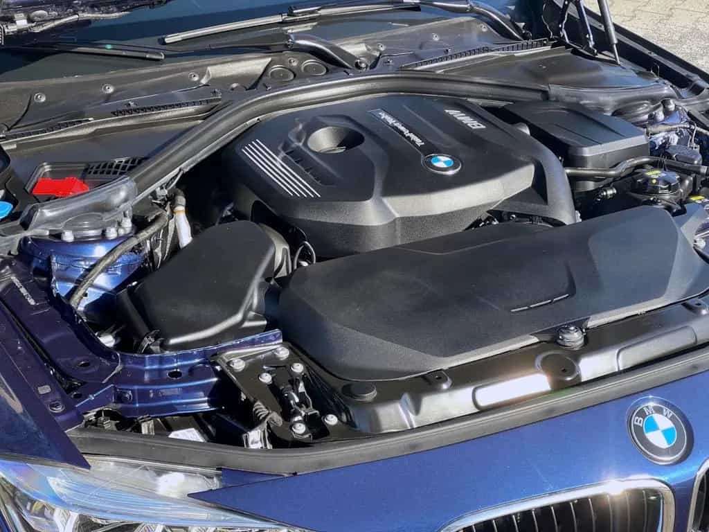 BMW 3 Series 330i 2,0 AUTOMATIK LEDER LED SCHECKHEFT GARANTIE 09/2018-photo-28
