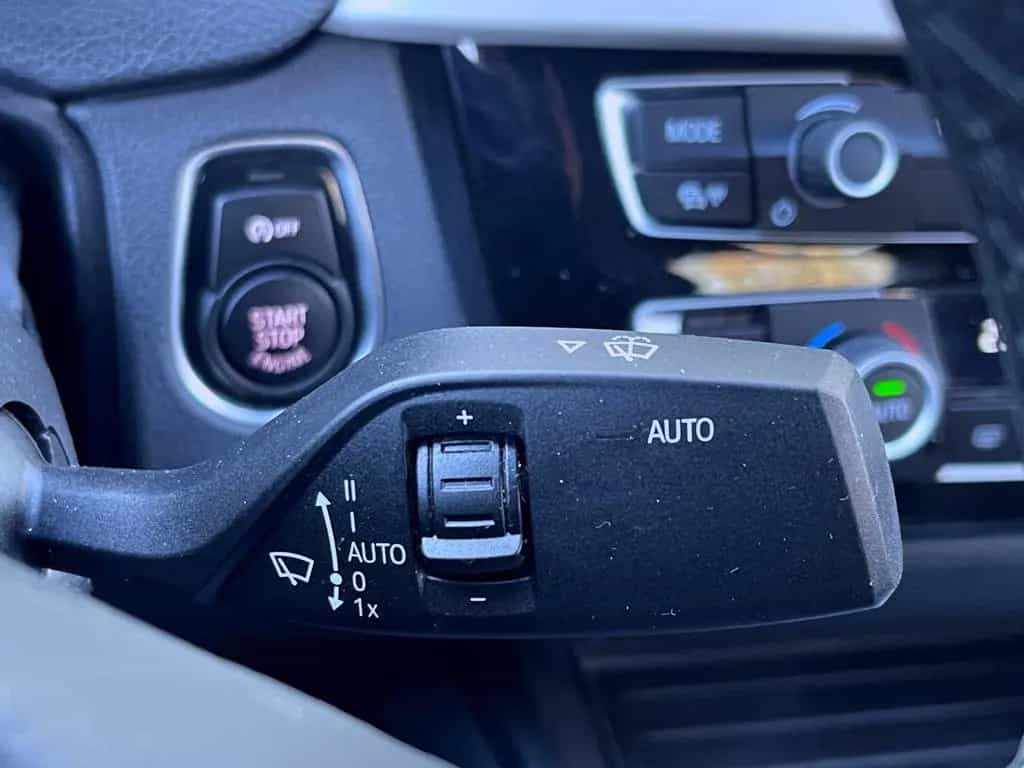 BMW 3 Series 330i 2,0 AUTOMATIK LEDER LED SCHECKHEFT GARANTIE 09/2018-photo-39