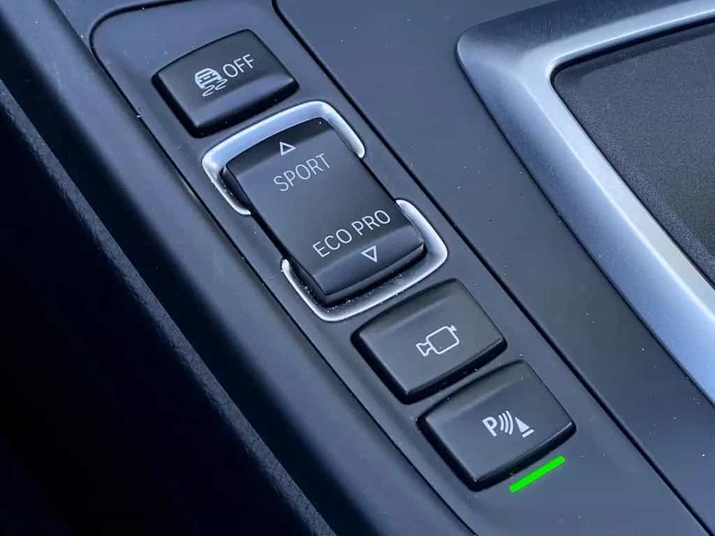 BMW 3 Series 330i 2,0 AUTOMATIK LEDER LED SCHECKHEFT GARANTIE 09/2018-photo-42