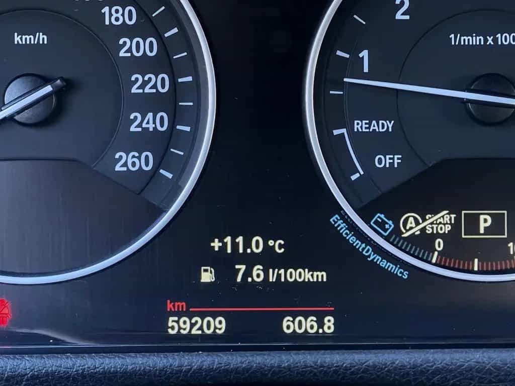 BMW 3 Series 330i 2,0 AUTOMATIK LEDER LED SCHECKHEFT GARANTIE 09/2018-photo-45