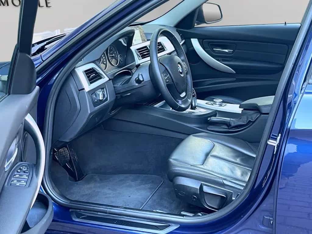 BMW 3 Series 330i 2,0 AUTOMATIK LEDER LED SCHECKHEFT GARANTIE 09/2018-photo-9