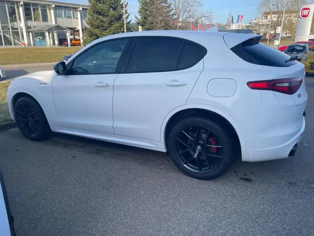Alfa Romeo Stelvio 2.0 Turbo 16V AT8-Q4 Veloce 08/2021-photo-3