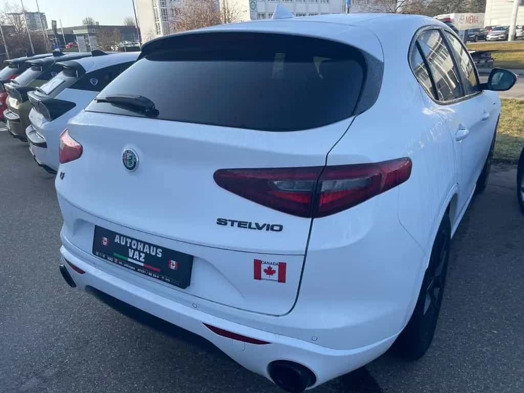 Alfa Romeo Stelvio 2.0 Turbo 16V AT8-Q4 Veloce 08/2021-photo-4
