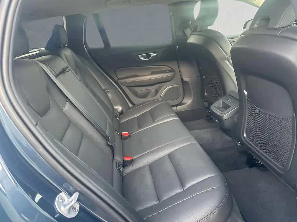 Volvo V60 B4 Mild-Hybrid Plus Dark ACC BLIS LED 04/2025-photo-4