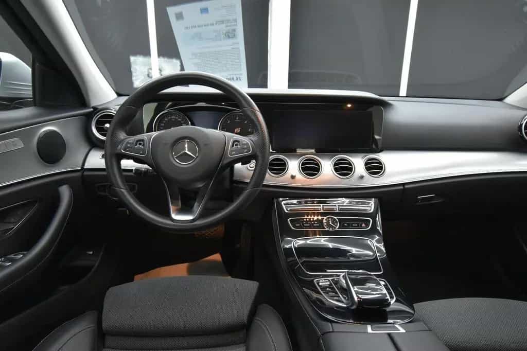 Mercedes-Benz E-Class 220 SHZ AHK RFK LED Ambiente. 07/2018-photo-18