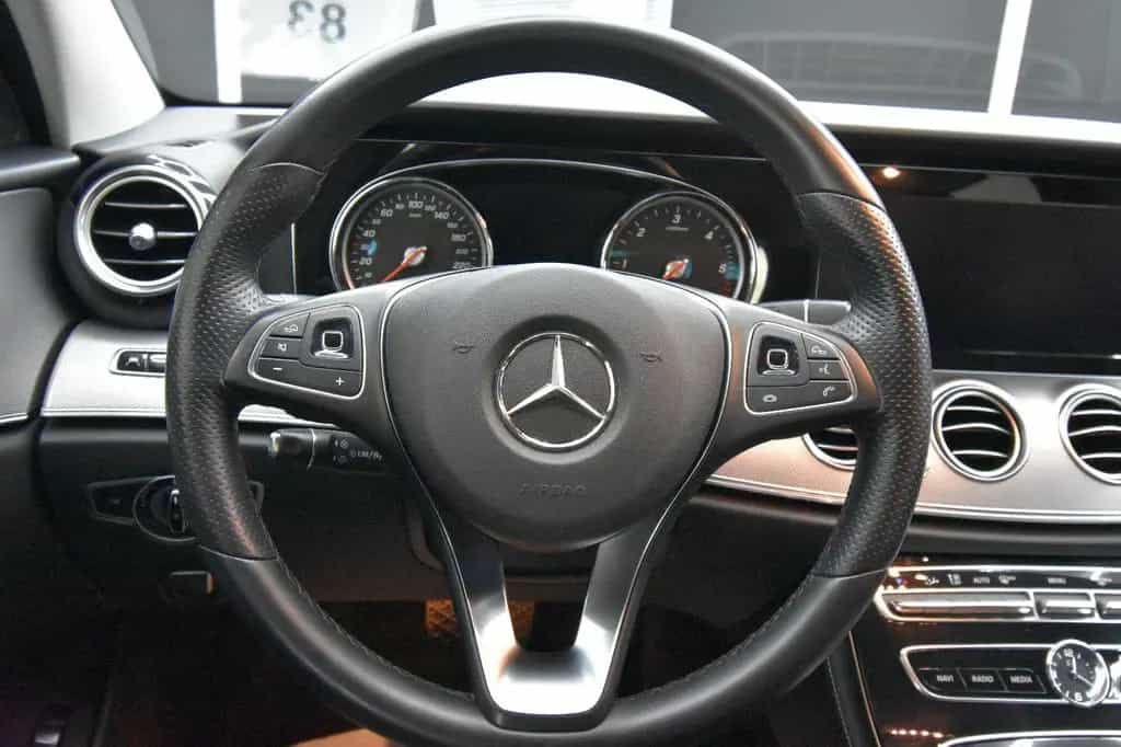 Mercedes-Benz E-Class 220 SHZ AHK RFK LED Ambiente. 07/2018-photo-19