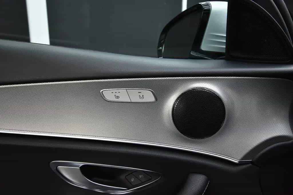 Mercedes-Benz E-Class 220 SHZ AHK RFK LED Ambiente. 07/2018-photo-26