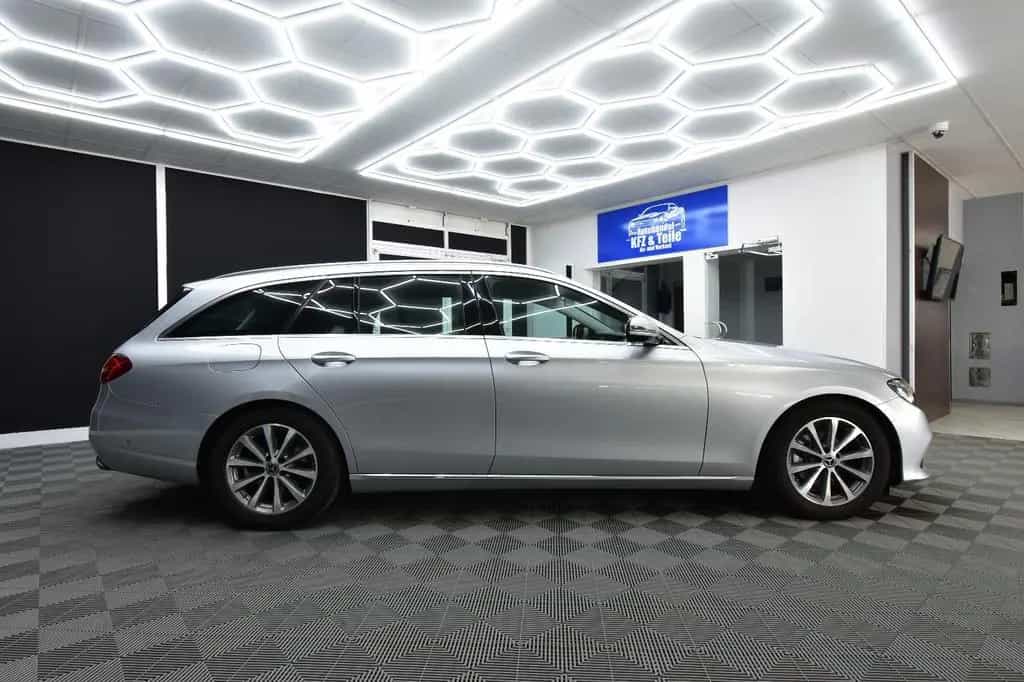 Mercedes-Benz E-Class 220 SHZ AHK RFK LED Ambiente. 07/2018-photo-3