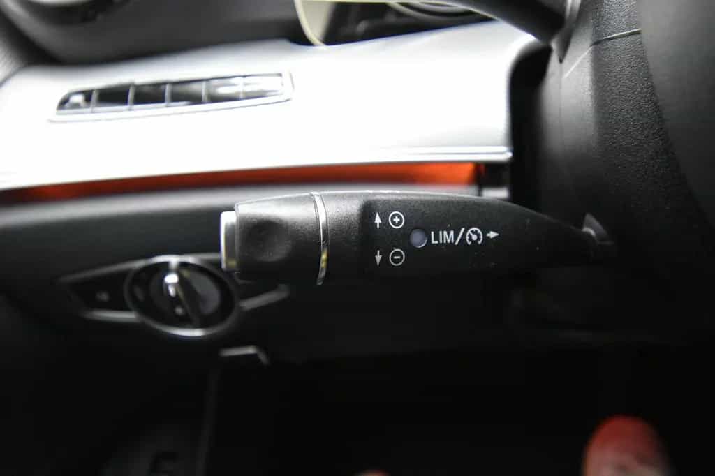 Mercedes-Benz E-Class 220 SHZ AHK RFK LED Ambiente. 07/2018-photo-35