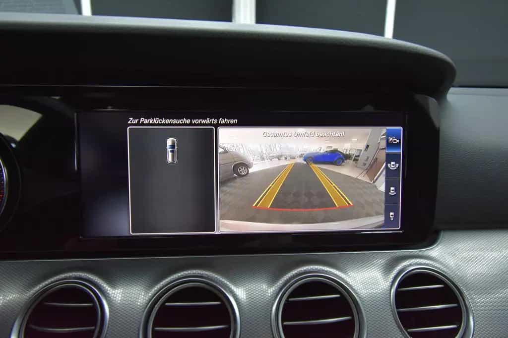 Mercedes-Benz E-Class 220 SHZ AHK RFK LED Ambiente. 07/2018-photo-37