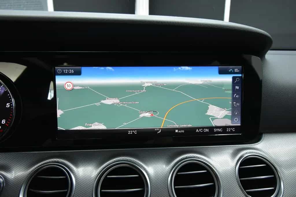 Mercedes-Benz E-Class 220 SHZ AHK RFK LED Ambiente. 07/2018-photo-38