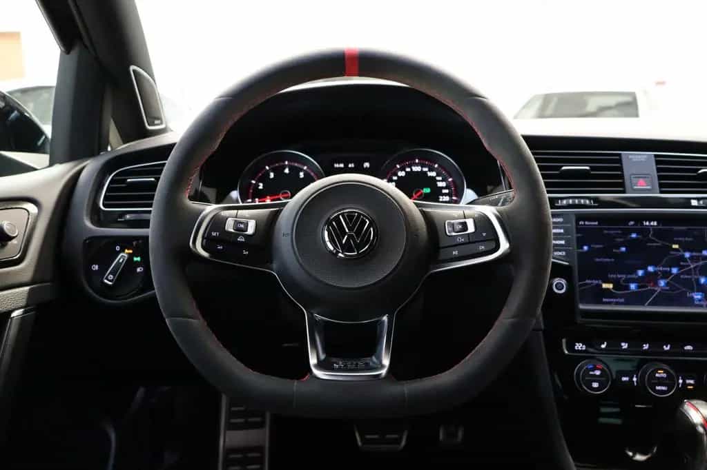 Volkswagen Golf VII GTI Clubsport 2,0 TSI Lim. DSG BMT 04/2016-photo-17