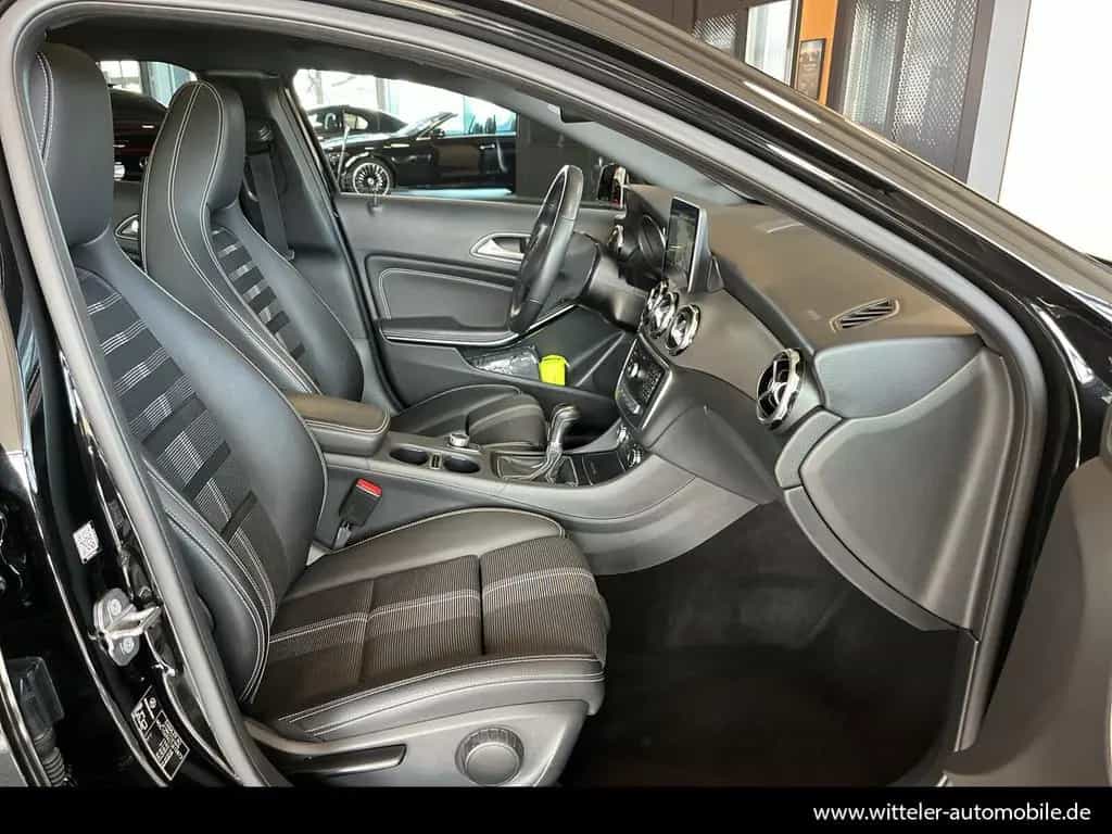 Mercedes-Benz GLA 180 SUV Urban/LED/Kamera/Pano/Night/Navi/18" 02/2019-photo-15
