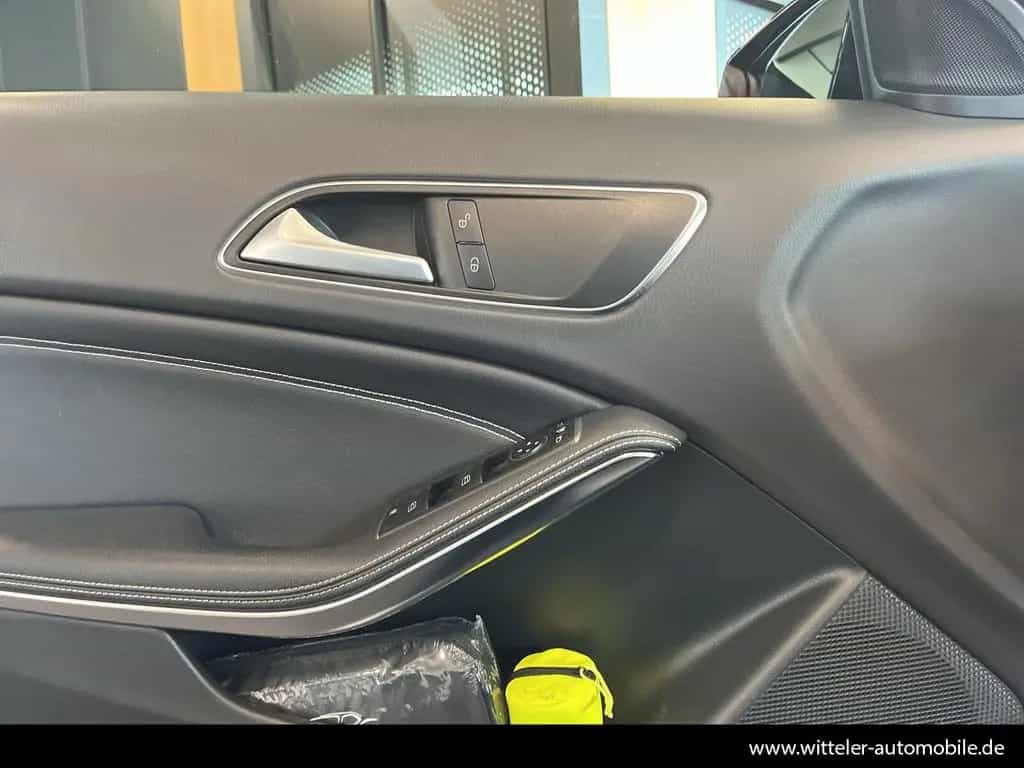 Mercedes-Benz GLA 180 SUV Urban/LED/Kamera/Pano/Night/Navi/18" 02/2019-photo-16
