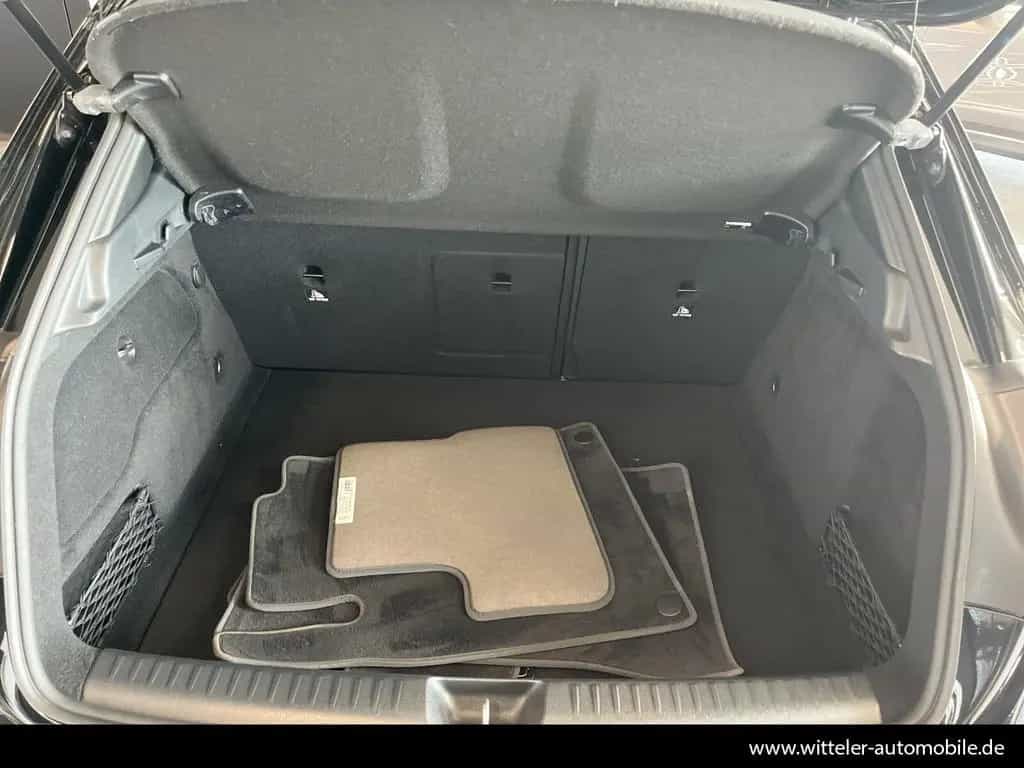 Mercedes-Benz GLA 180 SUV Urban/LED/Kamera/Pano/Night/Navi/18" 02/2019-photo-18