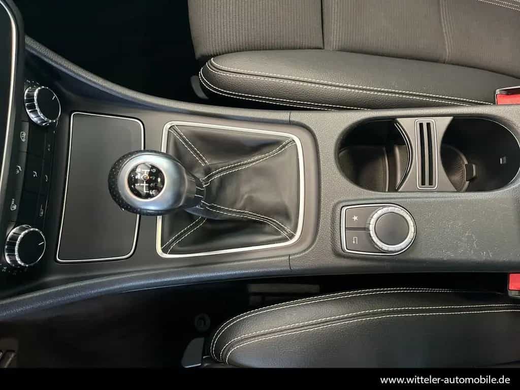 Mercedes-Benz GLA 180 SUV Urban/LED/Kamera/Pano/Night/Navi/18" 02/2019-photo-21