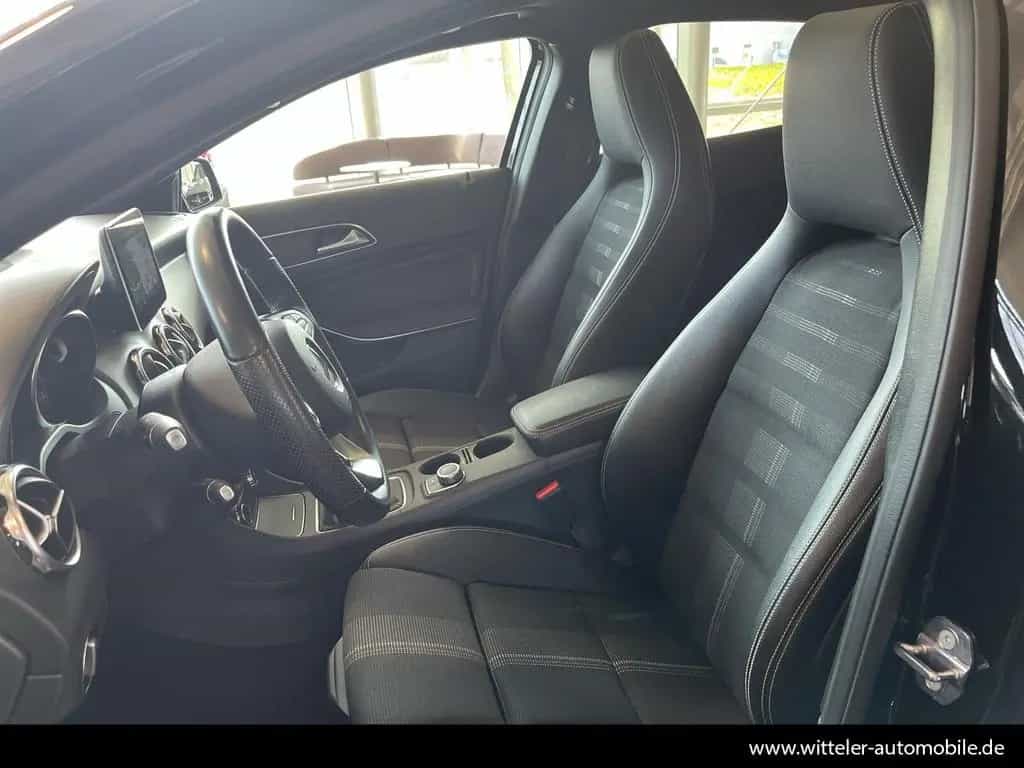 Mercedes-Benz GLA 180 SUV Urban/LED/Kamera/Pano/Night/Navi/18" 02/2019-photo-5
