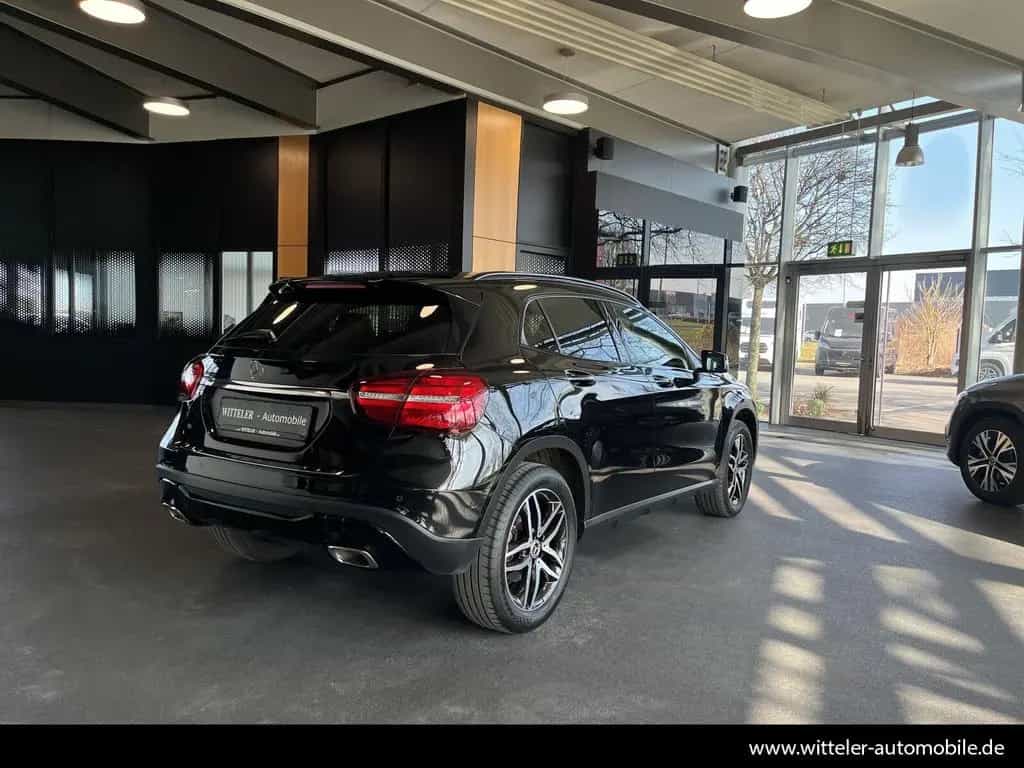 Mercedes-Benz GLA 180 SUV Urban/LED/Kamera/Pano/Night/Navi/18" 02/2019-photo-9