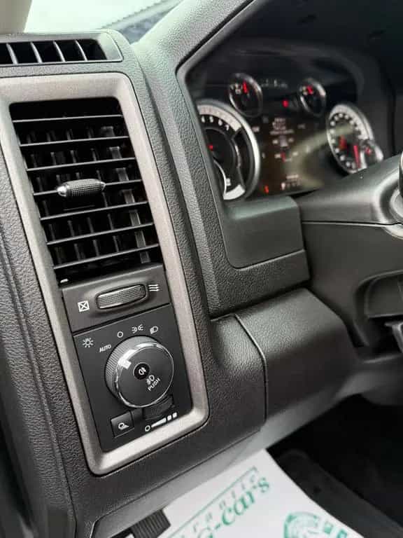 Dodge RAM 1500 CLASSIC 3.6L  4x4 12/2023-photo-31