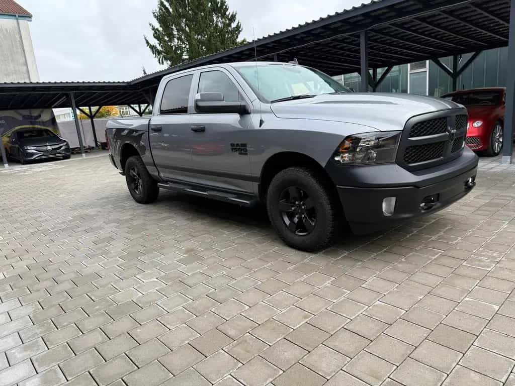 Dodge RAM 1500 CLASSIC 3.6L  4x4 12/2023-photo-4