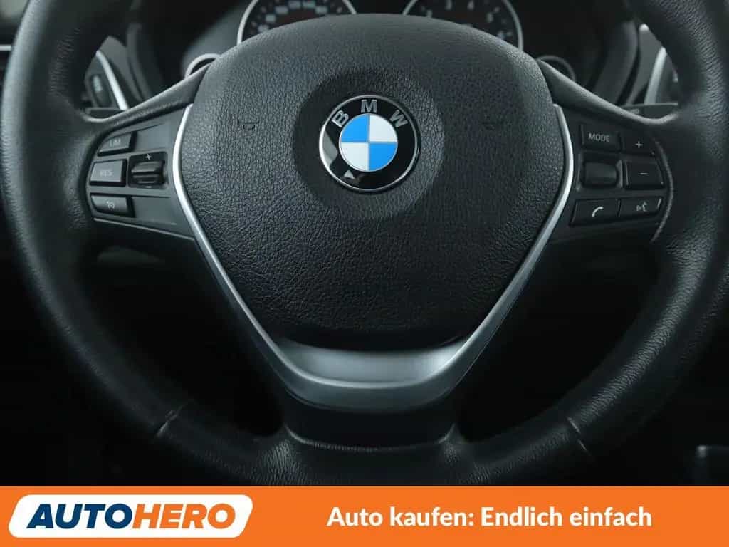 BMW 3 Series 320i Sport Line Aut.*NAVI*TEMPO*PDC*SHZ*ALU* 09/2018-photo-18