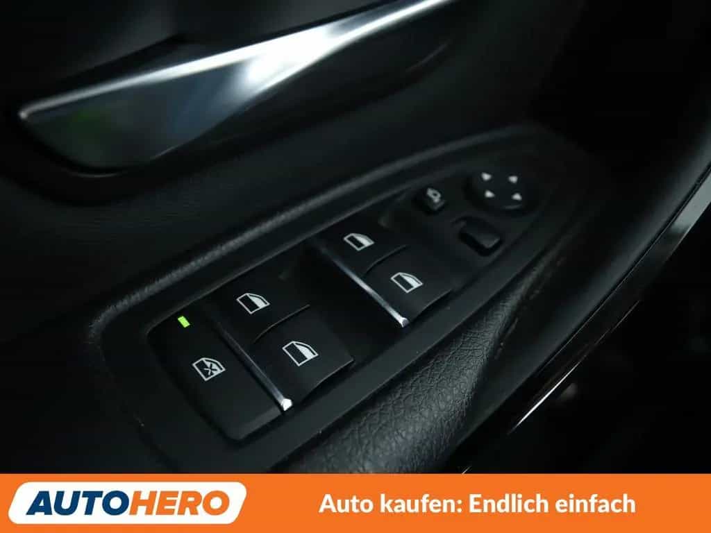 BMW 3 Series 320i Sport Line Aut.*NAVI*TEMPO*PDC*SHZ*ALU* 09/2018-photo-24