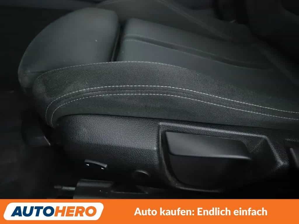 BMW 3 Series 320i Sport Line Aut.*NAVI*TEMPO*PDC*SHZ*ALU* 09/2018-photo-26