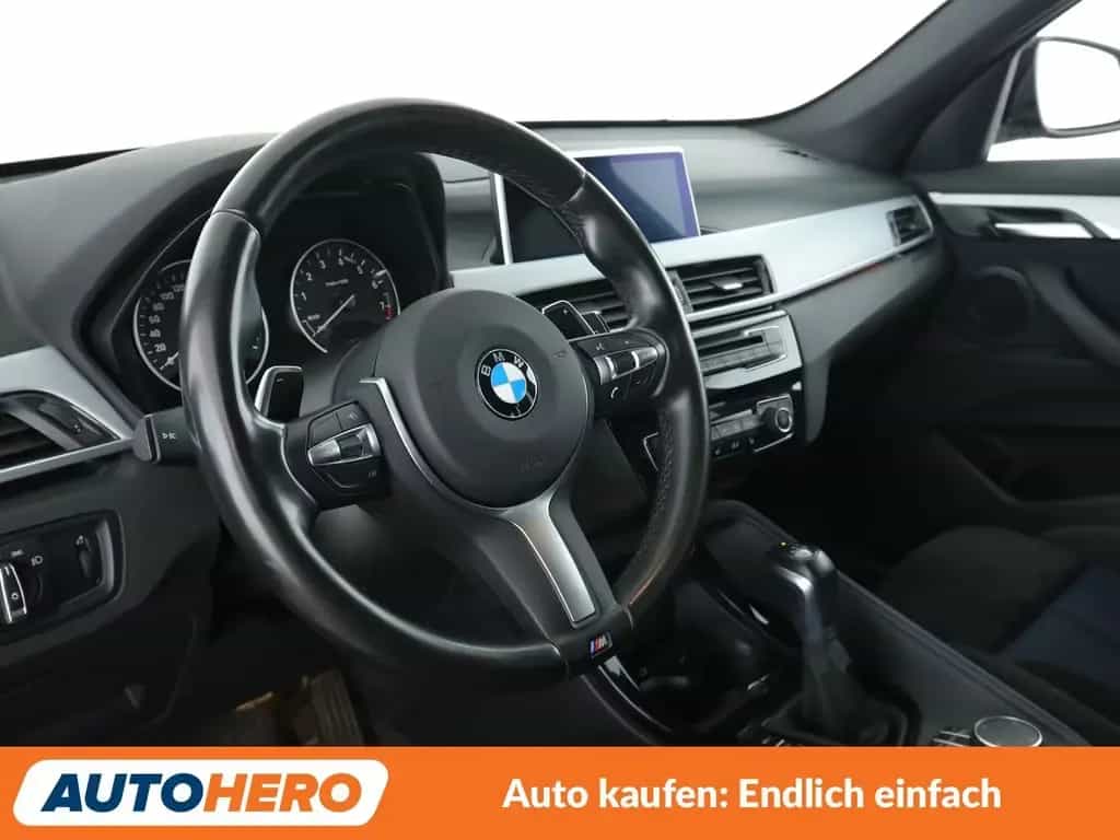 BMW X1 xDrive 20i M Sport Aut.*NAVI*HUD*TEMPO*PDC* 08/2017-photo-10