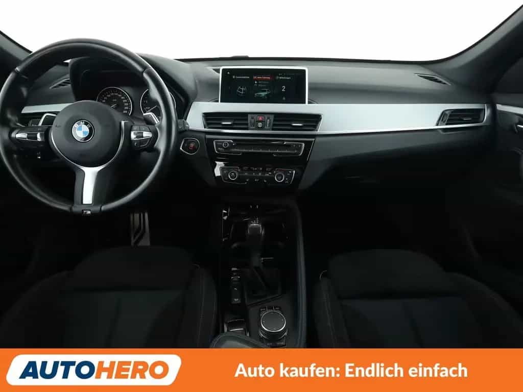 BMW X1 xDrive 20i M Sport Aut.*NAVI*HUD*TEMPO*PDC* 08/2017-photo-11