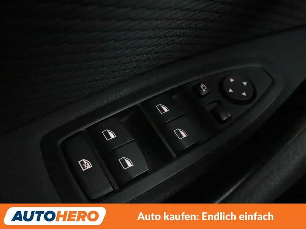 BMW X1 xDrive 20i M Sport Aut.*NAVI*HUD*TEMPO*PDC* 08/2017-photo-29