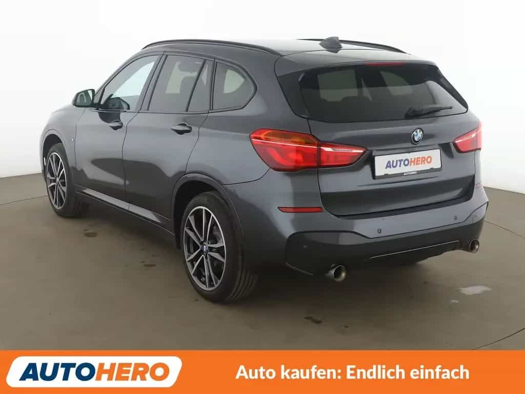 BMW X1 xDrive 20i M Sport Aut.*NAVI*HUD*TEMPO*PDC* 08/2017-photo-3