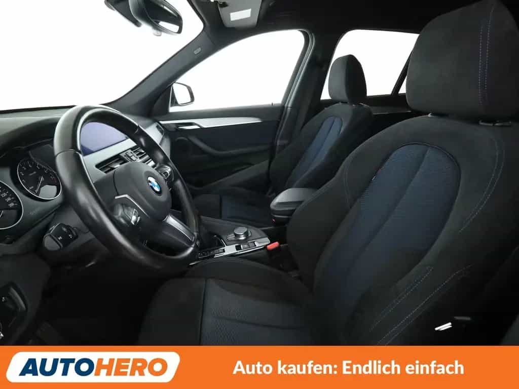 BMW X1 xDrive 20i M Sport Aut.*NAVI*HUD*TEMPO*PDC* 08/2017-photo-9