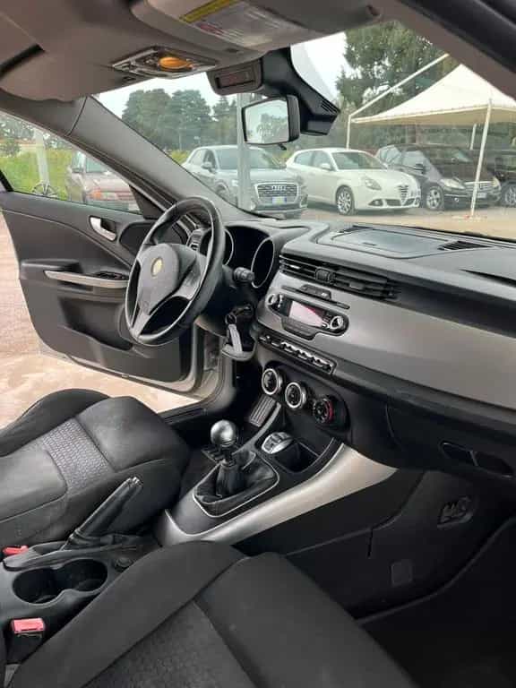 Alfa Romeo Giulietta 1.4 Turbo 105 CV Progressio 11/2012-photo-12