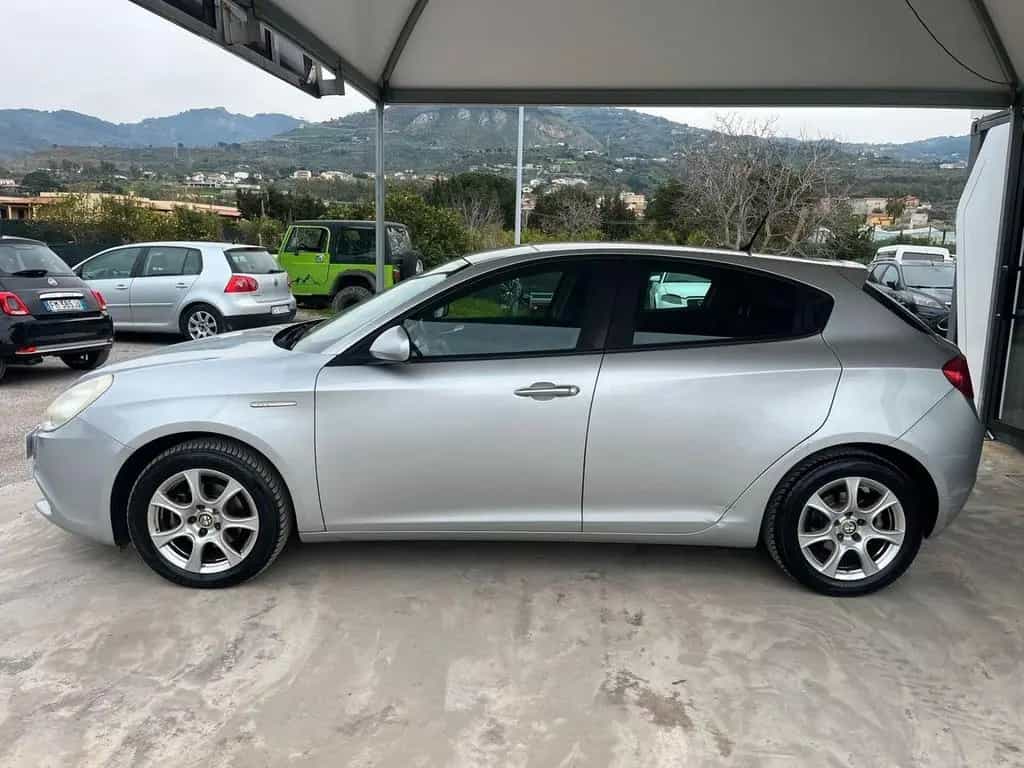 Alfa Romeo Giulietta 1.4 Turbo 105 CV Progressio 11/2012-photo-3