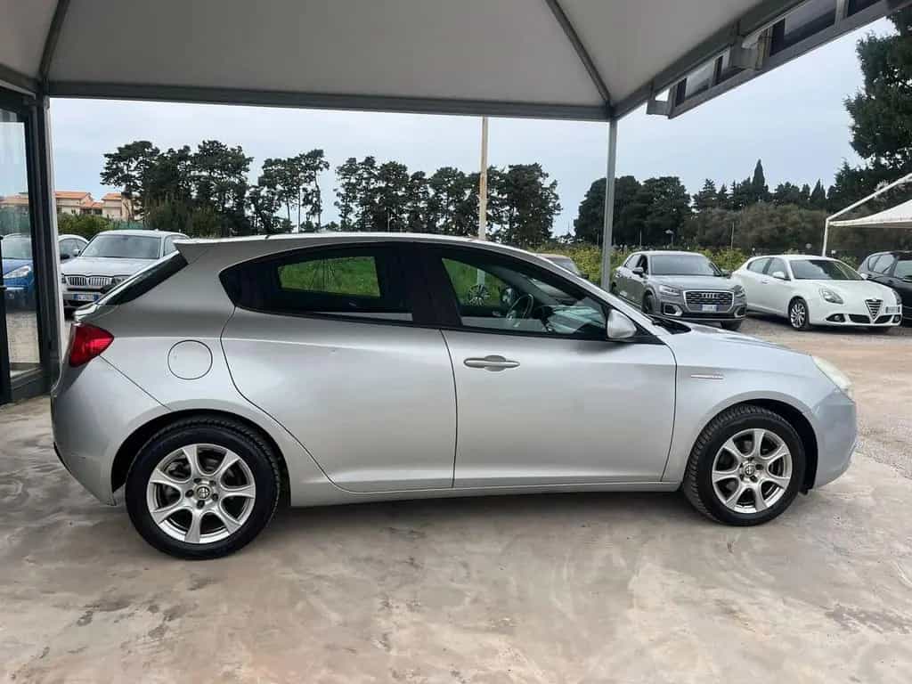 Alfa Romeo Giulietta 1.4 Turbo 105 CV Progressio 11/2012-photo-4