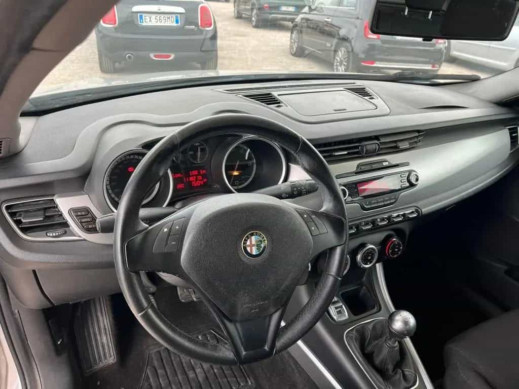 Alfa Romeo Giulietta 1.4 Turbo 105 CV Progressio 11/2012-photo-9
