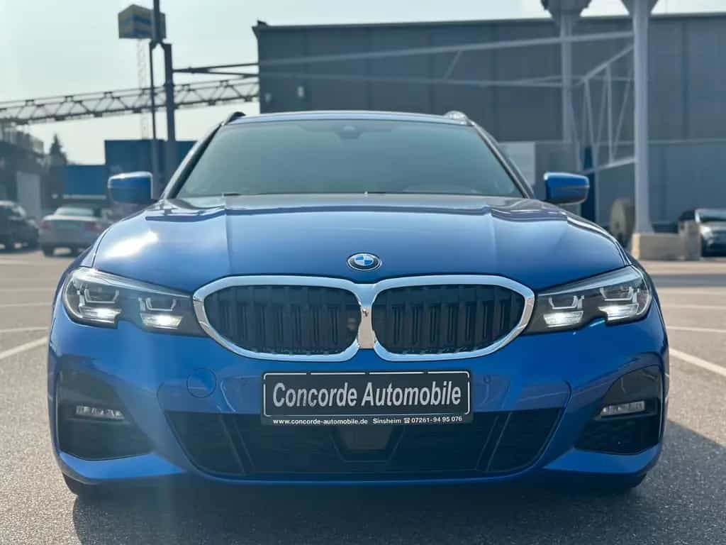BMW 320 d Touring  xDrive M Sport LED Lenkr-Hzg RFK 08/2021-photo-1
