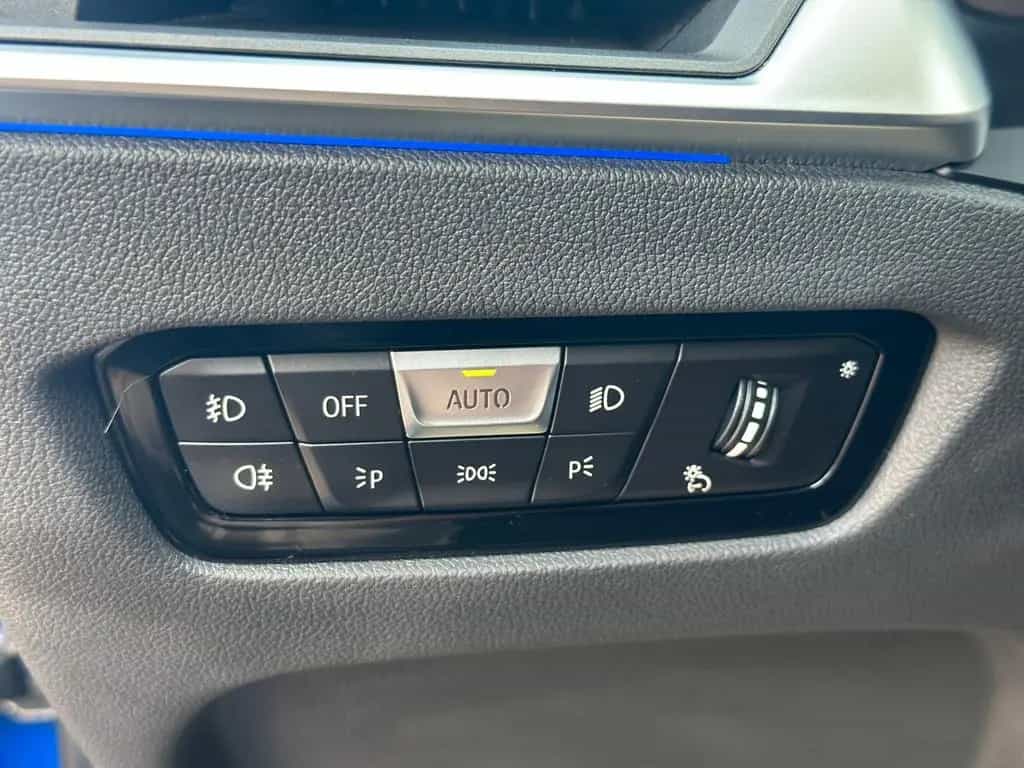BMW 320 d Touring  xDrive M Sport LED Lenkr-Hzg RFK 08/2021-photo-17