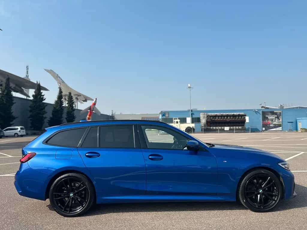 BMW 320 d Touring  xDrive M Sport LED Lenkr-Hzg RFK 08/2021-photo-4