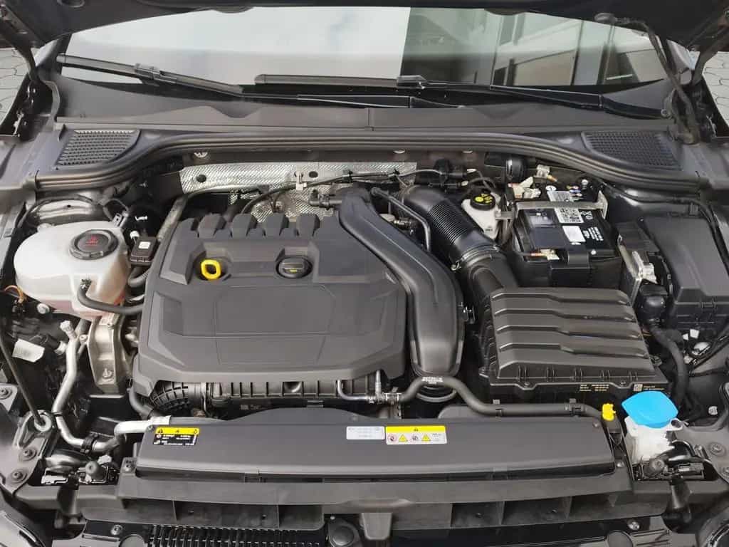 Volkswagen Golf VIII Life 1.5 TSI 5JG/LED+/NAV/SHZ 03/2023-photo-13