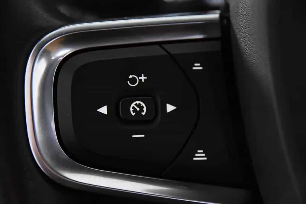 Volvo XC40 D3 Momentum *1.Hand*Leder*Pano.*SHZ* 09/2019-photo-12